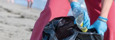 Opération départementale de ramassage des déchets à la plage du Loch
